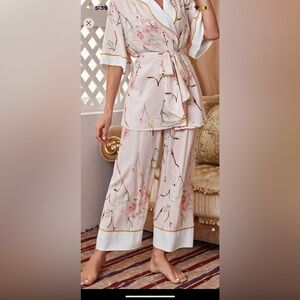 Floral Pajama set - fits most!!! SO cute and comfy! pink floral